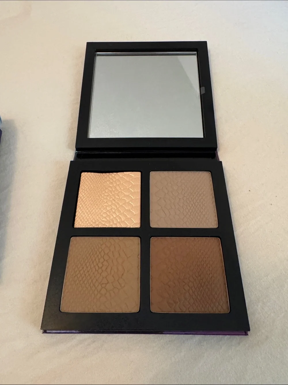 MAC Face Palette X4 Luxe Luck - Iridescent Blue-Green Packaging